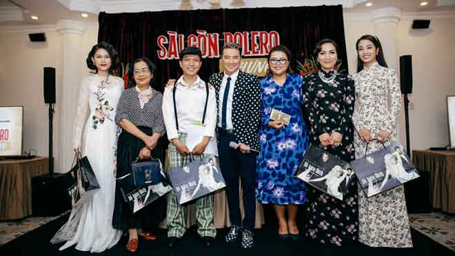 Hồng Ngọc bay từ Mỹ về ủng hộ Đàm Vĩnh Hưng làm show Bolero 