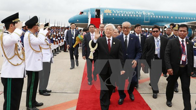 Lễ đón Tổng Bí thư Nguyễn Phú Trọng tại sân bay Quốc tế Pochentong ở Thủ đô Phnompenh. (Ảnh: Trí Dũng/TTXVN)