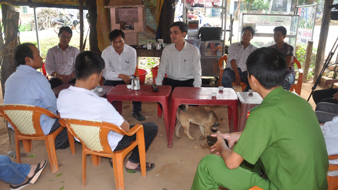 Giám đốc Sở Y tế Kon Tum và bác sỹ Đôn trực tiếp xin lỗi người dân