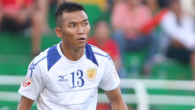 Đoàn Việt Cường trong màu áo CLB TP HCM thi đấu ba trận ở lượt về V-League 2017. Ảnh: Đức Đồng.