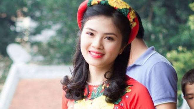 Phạm Thị Thu Hà, học sinh trường THPT chuyên Lê Hồng Phong, Nam Định, rạng rỡ trong ngày chụp ảnh kỷ yếu