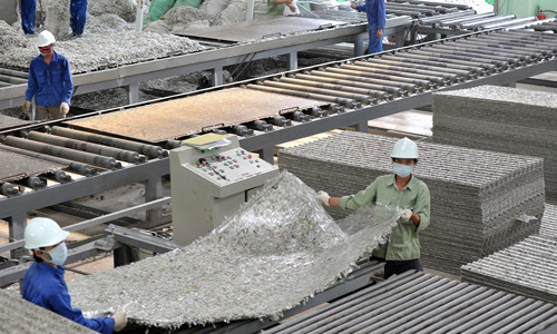 Tetra Pak và Veolia hợp tác tái chế toàn bộ thành phần của hộp giấy 