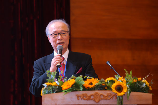 Giáo sư Nakamura Teiji -Chủ tịch Hiệp hội Dinh dưỡng Nhật Bản giới thiệu kinh nghiệm quý của Nhật Bản khi ban hành Luật Dinh dưỡng học đường giúp nâng cao tầm vóc thanh niên Nhật