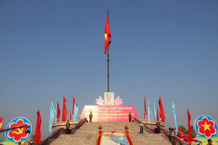 Lễ Thượng cờ Thống nhất non sông