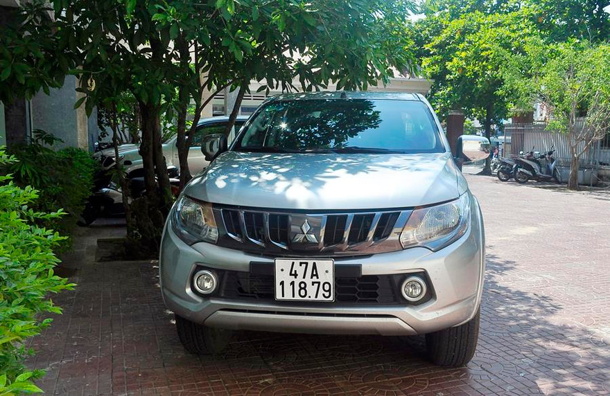 Xe biển số xanh của Trung tâm Y tế thị xã Quảng Trị là 74A-00193 được 2 đối tượng Hạt và Long gắn biển số giả 47A 118.79. Ảnh: CA.