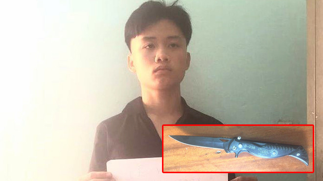 Hoài tại cơ quan công an và con dao gây án