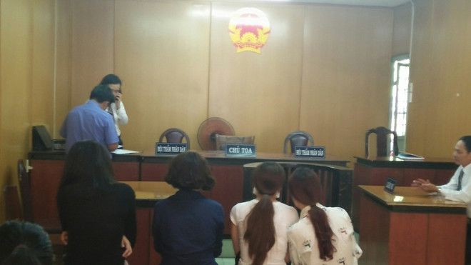 Các bị cáo tại tòa. Ảnh: Tân Châu