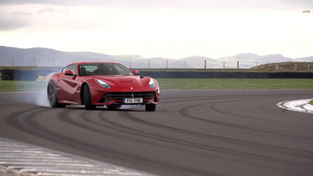 “Khổ” như lái siêu xe