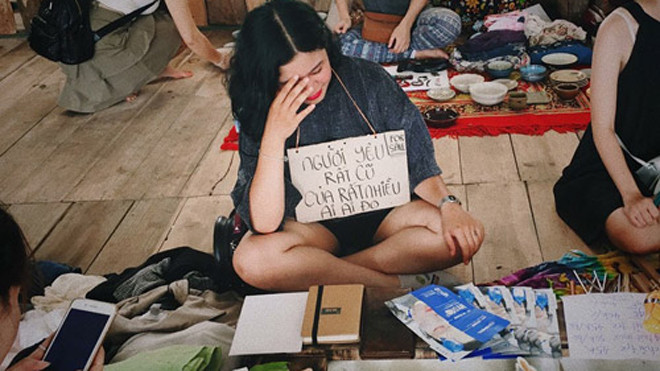 Phiên chợ bán tất cả mọi thứ liên quan đến người yêu cũ.