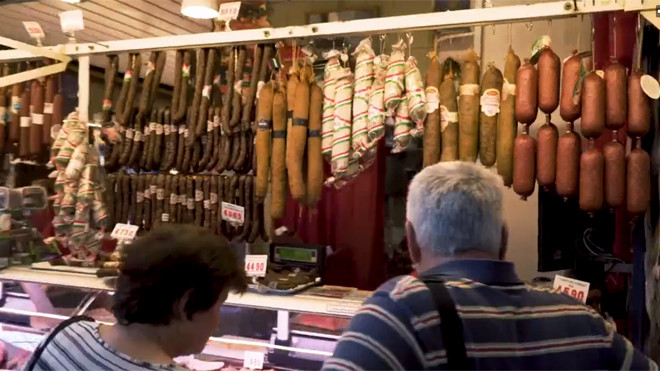 Bên trong khu chợ lớn nhất Budapest