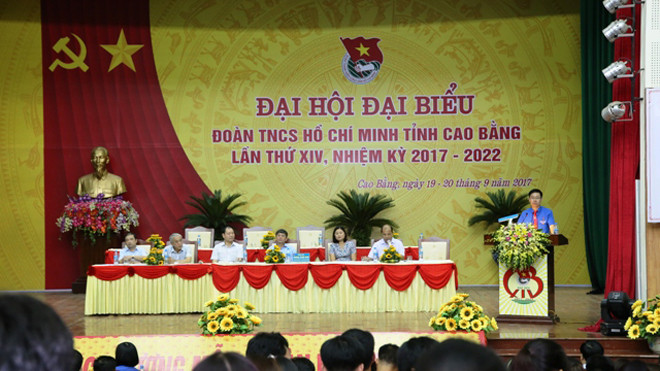 Đại diện lãnh đạo tỉnh, lãnh đạo các Sở ngành trả lời đối thoại với đoàn viên thanh niên. Ảnh: TĐ