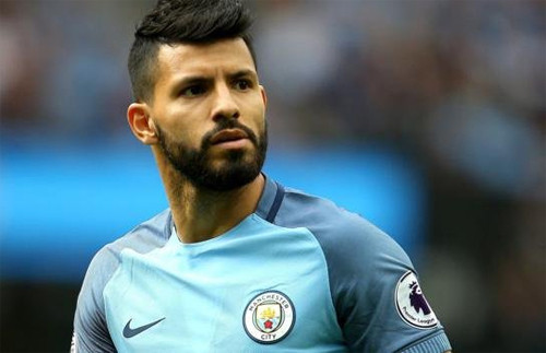 Aguero sẽ vắng mặt trong giai đoạn quan trọng sắp tới của Man City. Ảnh: Reuters