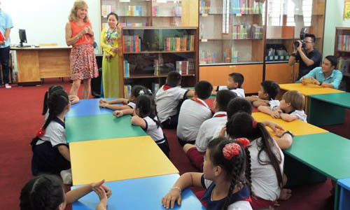 Quy định giáo viên bản ngữ không được đặt tên tiếng Anh cho học sinh của ngành giáo dục TPHCM đang gây nhiều tranh cãi. (Ảnh minh họa: Hoài Nam)