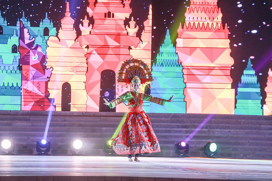 Tận mắt thấy di sản nghệ thuật của các nước tại chùa Tam Chúc