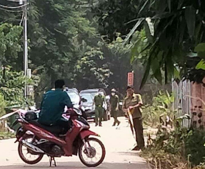 Vợ ở cùng em họ, chồng tìm thấy tưởng người tình nên dùng dao đâm chết 