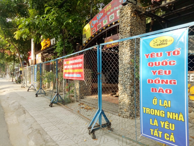 Bình Dương: Quán sá kín cổng, đường vẫn vắng sau 15 ngày cách ly xã hội