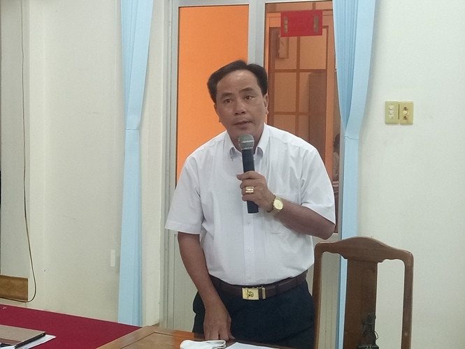 Họp HĐND xem xét đơn từ chức của lãnh đạo huyện chống kiểm dịch