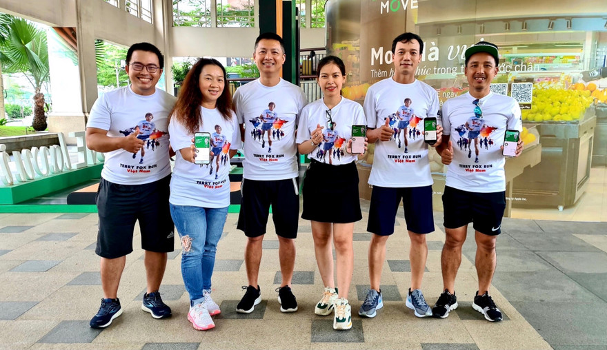 Manulife Việt Nam đánh dấu 20 năm đồng hành với Terry Fox Run