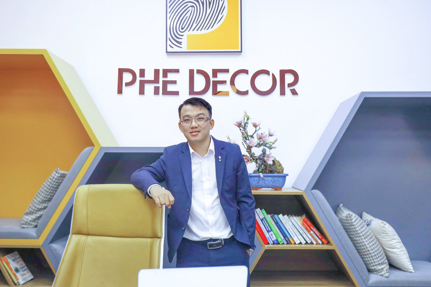 'Thần Đèn' hóa giải lời nguyền đáng sợ: Không gian hẹp!