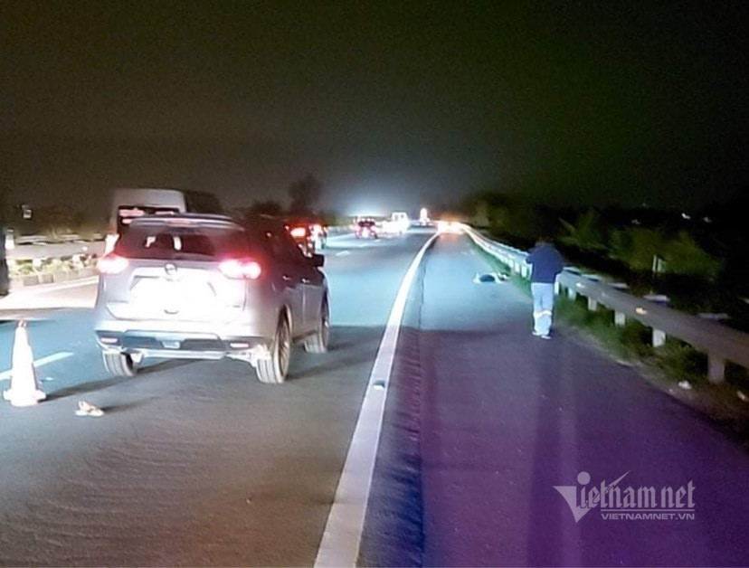 Hiện trường vụ tai nạn giao thông trên cao tốc Hà Nội - Lào Cai.