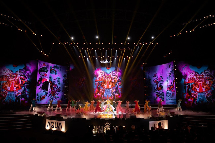 Đêm Chung kết Hoa hậu Việt Nam 2020 mang đến những tiết mục được dàn dựng công phu