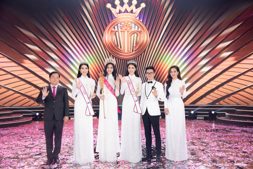 Top 3 Hoa hậu Việt Nam 2020 rực rỡ cùng hoa tương 1989 Florist