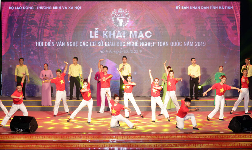 Chính thức khai mạc Hội diễn văn nghệ các cơ sở giáo dục nghề nghiệp toàn quốc năm 2019 (AVET 2019).