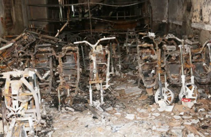  Xe máy điện giá rẻ tiềm ẩn nhiều nguy cơ như cháy nổ, hao mòn pin, nhanh xuống cấp, tuổi thọ sử dụng ngắn.