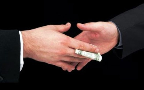 32 quan chức nộp lại quà tặng giá trị gần 800 triệu đồng