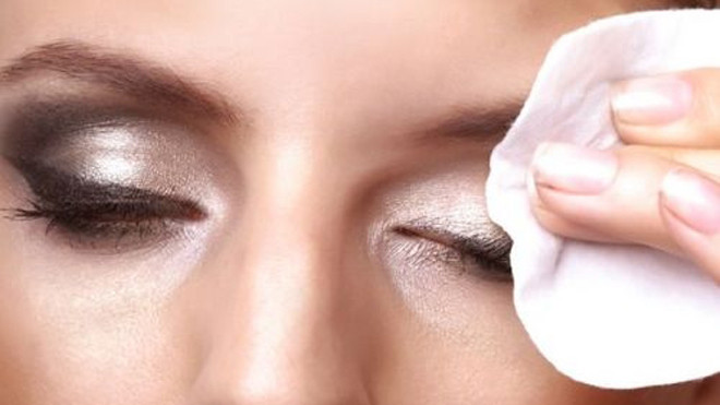 Tự chế nước tẩy trang từ nhà bếp.