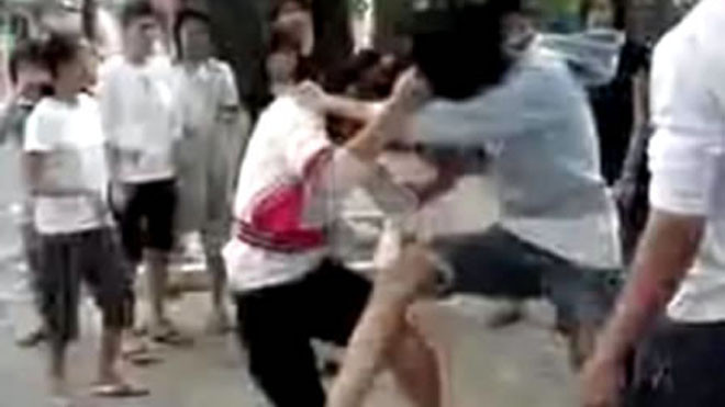 Hục hoặc tại đám cưới, ba thanh niên 9X đánh chết người