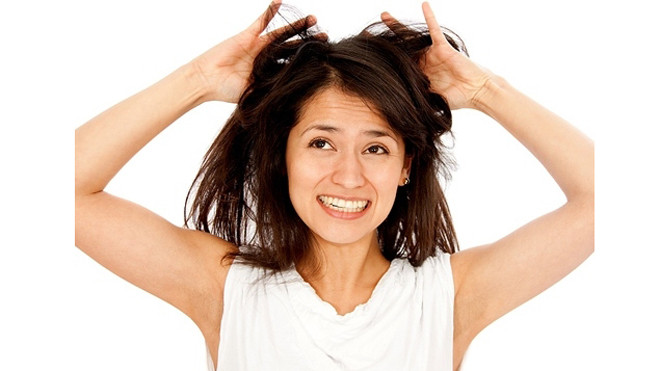 Khắc phục chứng rụng tóc bằng tinh dầu bưởi.