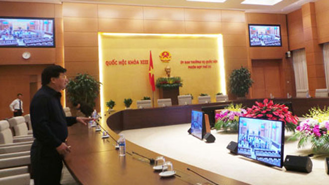 Bộ trưởng Xây dựng yêu cầu rất cao đối với hệ thống âm thanh, kỹ thuật trong phòng họp. 