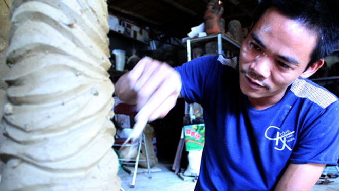 Dòng sản phẩm gốm sành mỹ nghệ mang cho Quang thu nhập tiền tỉ - Ảnh: Hoàng Phan/ Thanh Niên