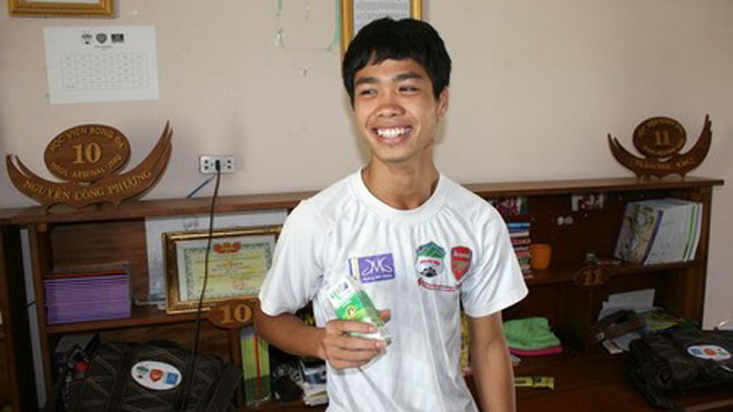 Công Phượng cùng các đồng đội được đầu tư tối đa về dinh dưỡng, điều kiện học tập nhưng chỉ nhận được mức lương khá khiêm tốn. Ảnh: FBNV. 