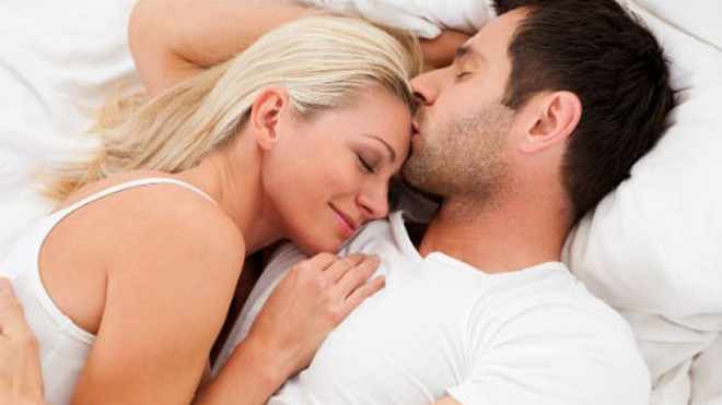 Phụ nữ thường quan tâm đến nhu cầu của bạn đời hơn chính mình 