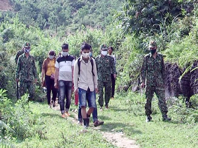 Bắt người nhập cảnh trái phép (Ảnh minh hoạ)