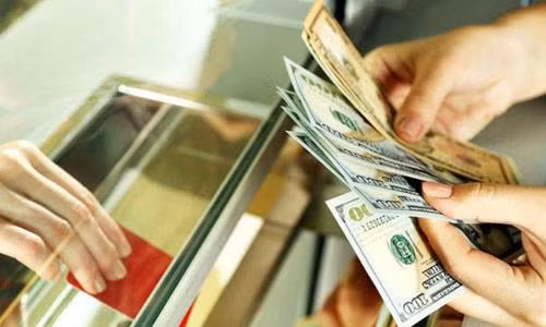 USD tự do rẻ hơn ngân hàng