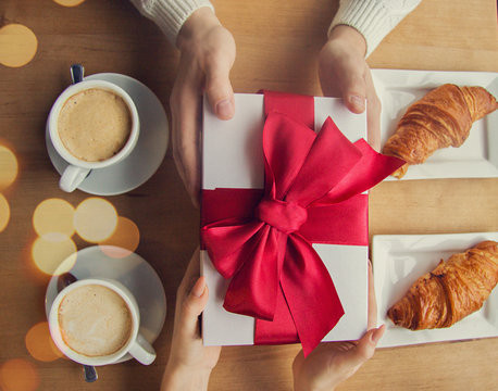 Dở khóc dở cười những câu chuyện về kiêng và 'yêu' quá đà trong ngày Tết