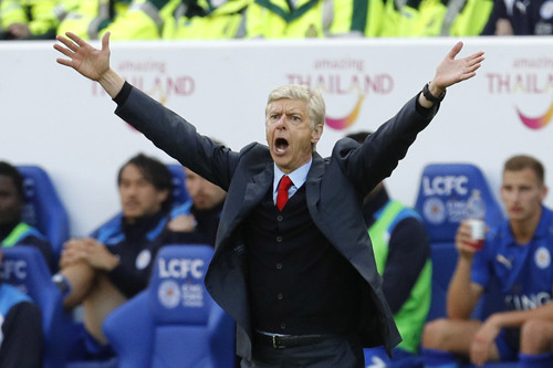 Wenger liên tục bày tỏ sự không hài lòng về việc bị soi chuyện chuyển nhượng. Ảnh: Reuters.