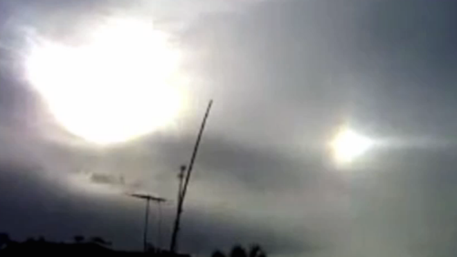 Hình ảnh 2 mặt trời xuất hiện cùng lúc.