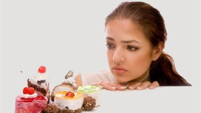 Khi đói không nên tiêu thụ đồ ngọt.