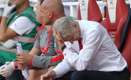 HLV Wenger gây thất vọng ở vòng mở màn Premier League