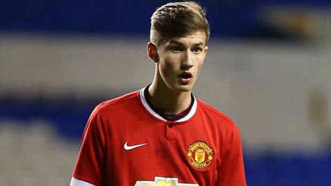 Sao trẻ M.U đi bóng kiểu Messi, ăn mừng như Ronaldo