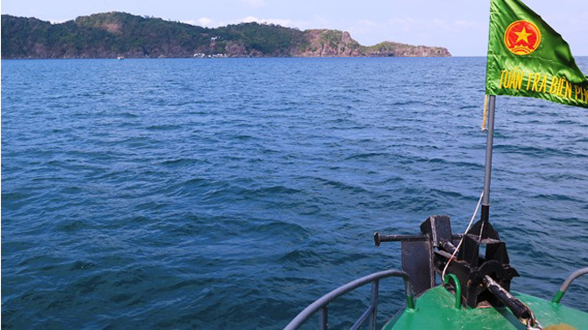 Tàu tuần tra Biên phòng làm nhiệm vụ cứu nạn cứu hộ trên biển