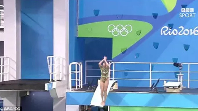 Pha dậm nhảy lỗi của Nadezhda Bazhina