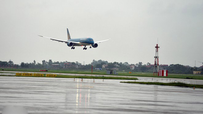Hàng loạt chuyến bay bị huỷ, đảo lịch do bão số 3 