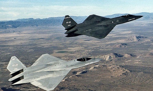 Hai phiên bản thử nghiệm YF-23. Ảnh: USAF