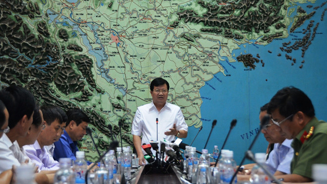 Phó thủ tướng Trịnh Đình Dũng chỉ đạo cuộc họp khẩn cấp ứng phó với bão số 3 sáng 18/8