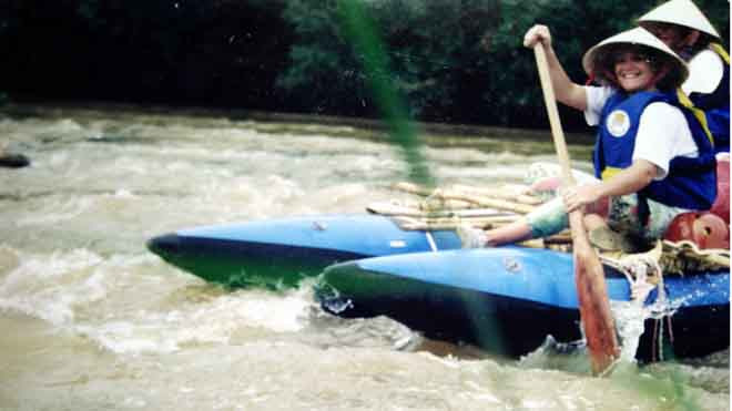 Chèo thuyền vượt ghềnh thác